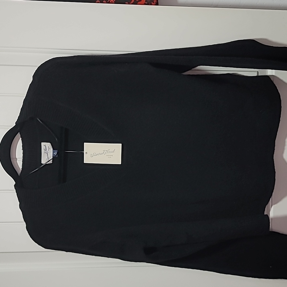 Universal Thread Black V-Neck Sweater - Picture 5 of 5